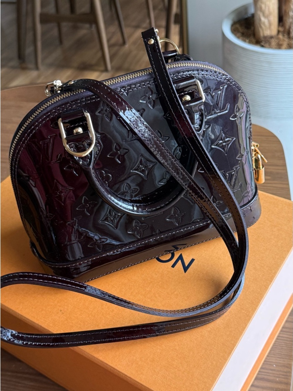 Louis Vuitton Vernis Alma BB Satchel in Burgundy Patent - Picture 6 of 6